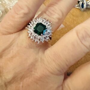 ⭐️NEW⭐️ HUGE GREEN GEMSTONE RING LAB CREATED EMERALD WHITE CZ SQUARE BLING